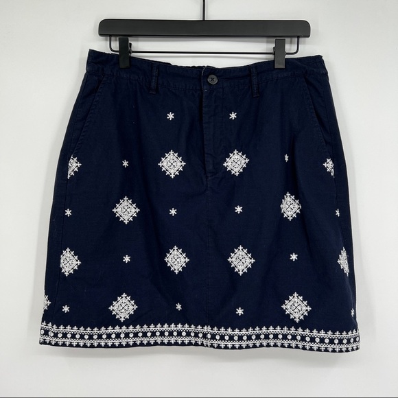 Croft & Barrow Geometric Embroidered Button Zip White Navy A-Line Mini Skirt - Picture 1 of 9